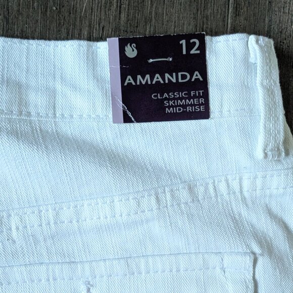 BNWT! Gloria Vanderbilt, Cropped Pants in Stretch Denim White, Size 12 - Picture 3 of 6